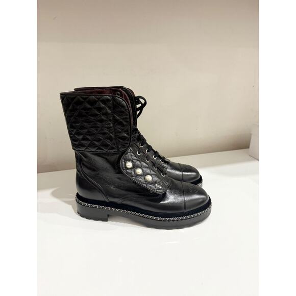 NWOT Chanel Quilted Patent Leather CC Pearl Mid-Calf Combat Boots Black EU 38.5 - Picture 4 of 8